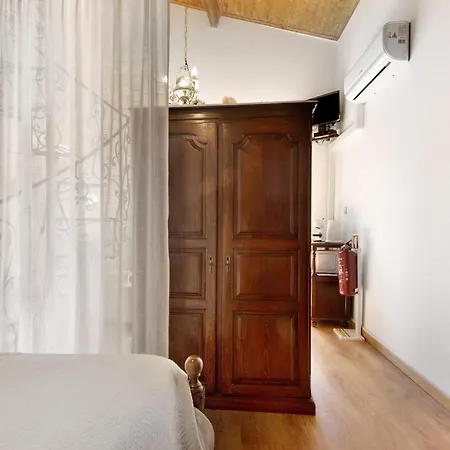 Semesterbostad Romantic - Charming Place *